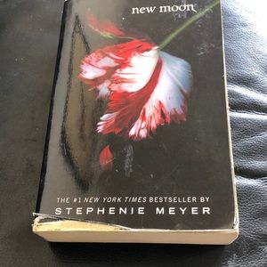 NEW MOON, A NOVEL